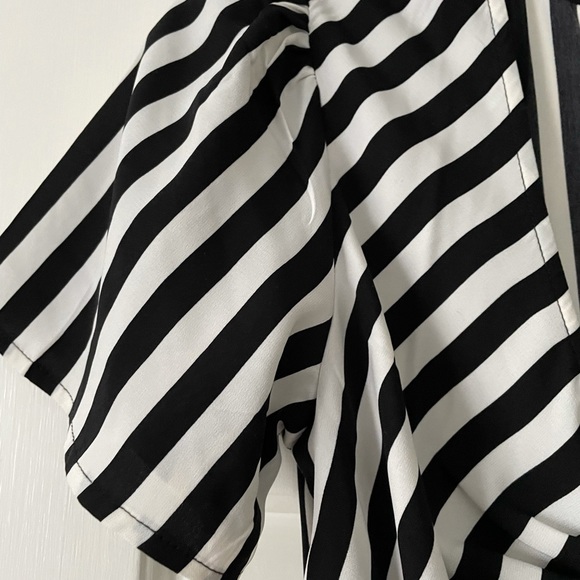 Black and white Striped jumpsuit - Picture 7 of 10
